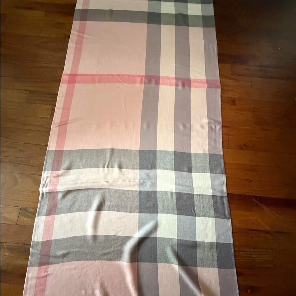 Burberry Wrap Shawl Scarf. - Picture 9 of 16